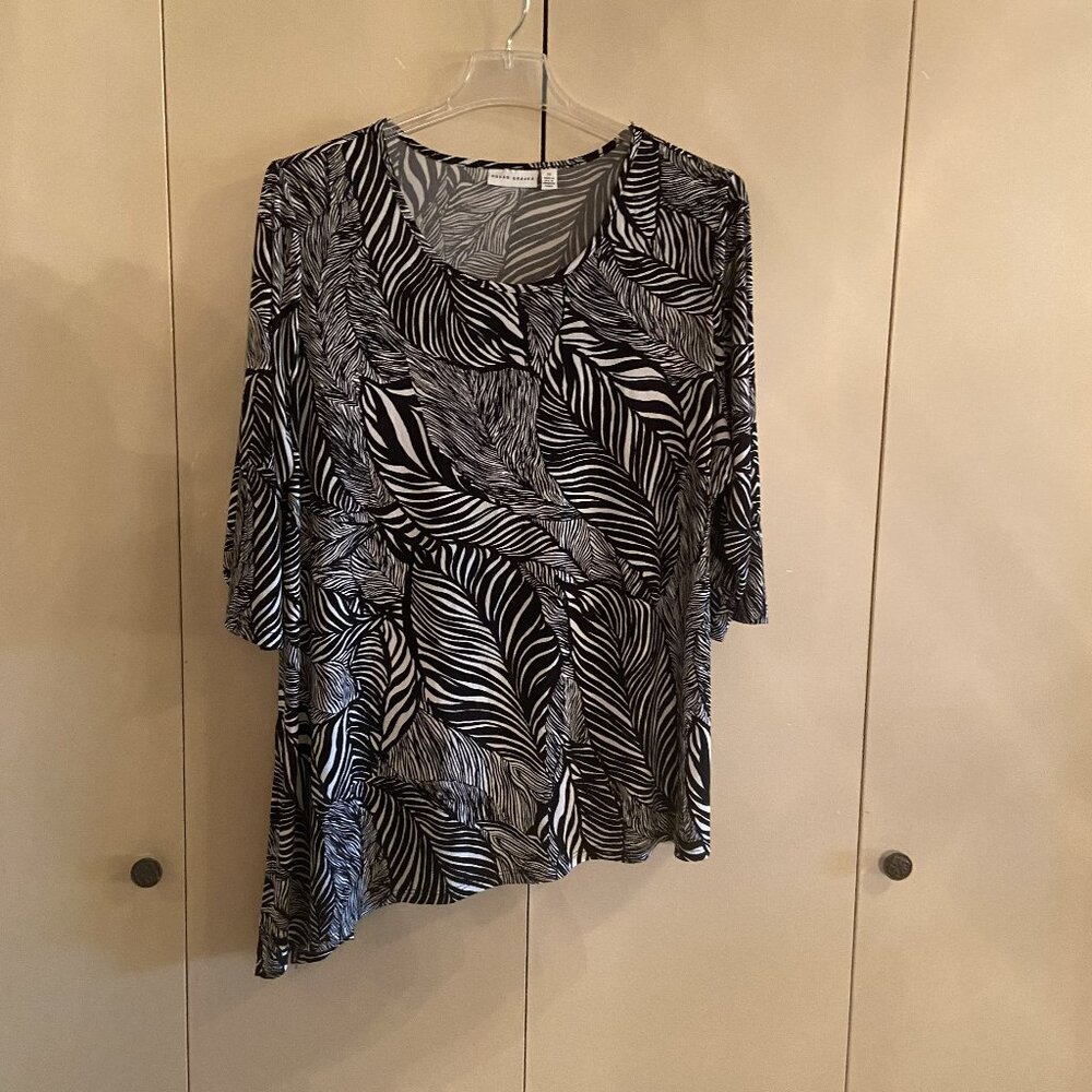 Susan Graver - Shark Tail Cut Tunic - Black and White Zebra  Print 2X